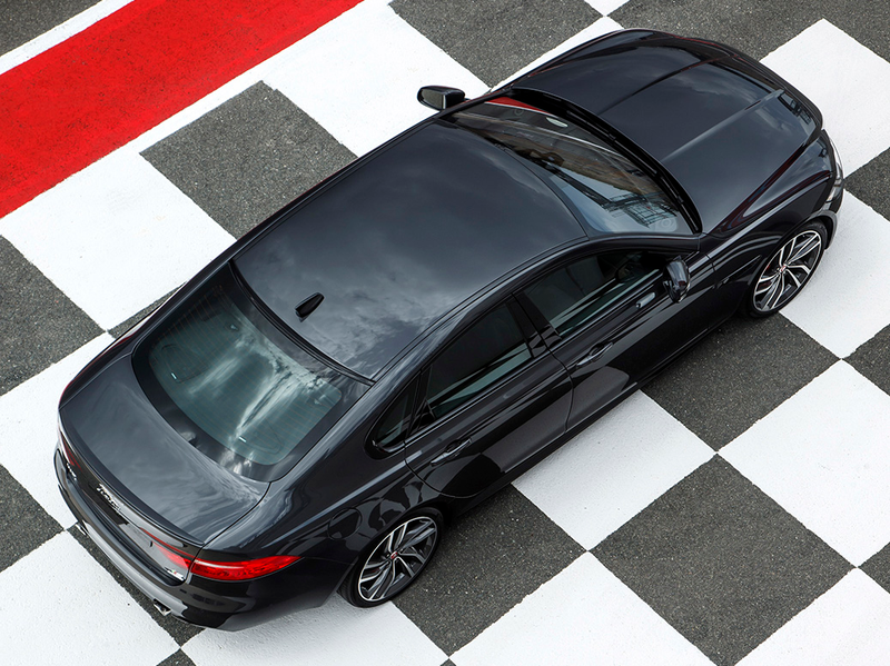 Illustration for article titled The 2016 Jaguar XF Is One Good Gimmick Short Of Perfection